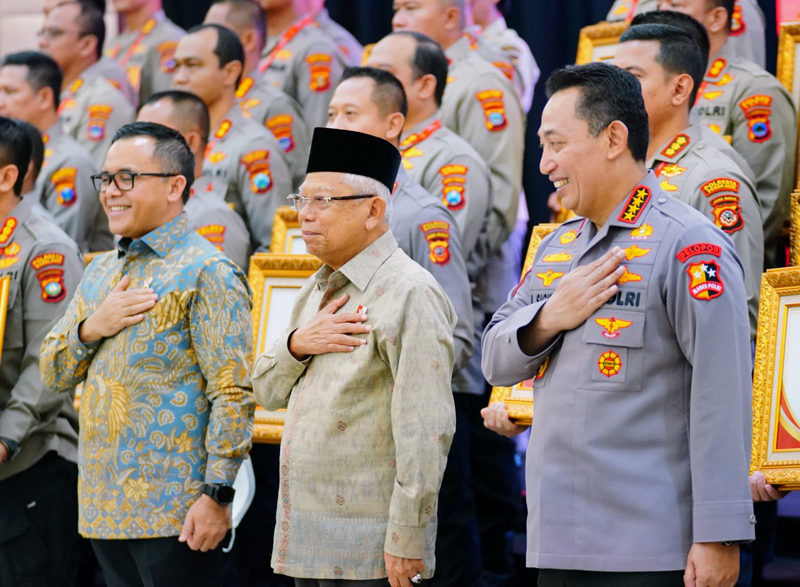 Ⓒ Hak cipta foto di atas dikembalikan sesungguhnya kepada pemilik foto